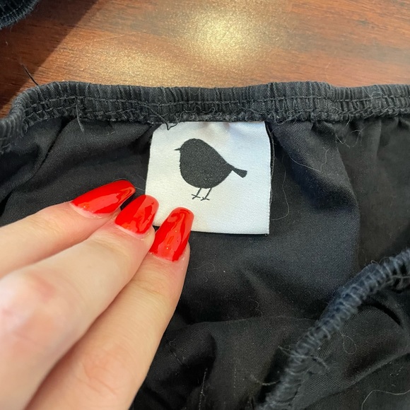 black blouse - Picture 2 of 3